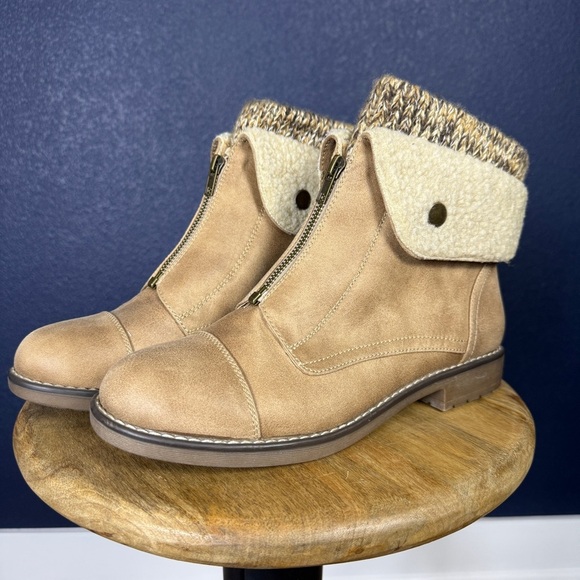 Cliffs by WHITE MOUNTAIN "Duette" Tan Ankle Boots with Knit Cuff, Size 10 WIDE - Picture 1 of 9